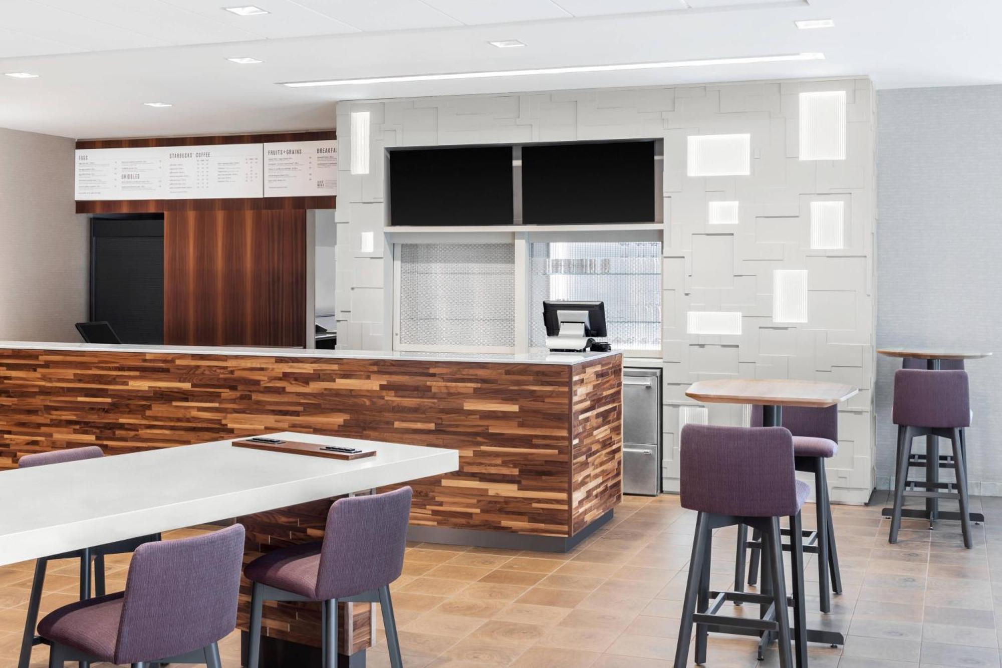 Courtyard By Marriott Wayne Fairfield Hotel Bagian luar foto