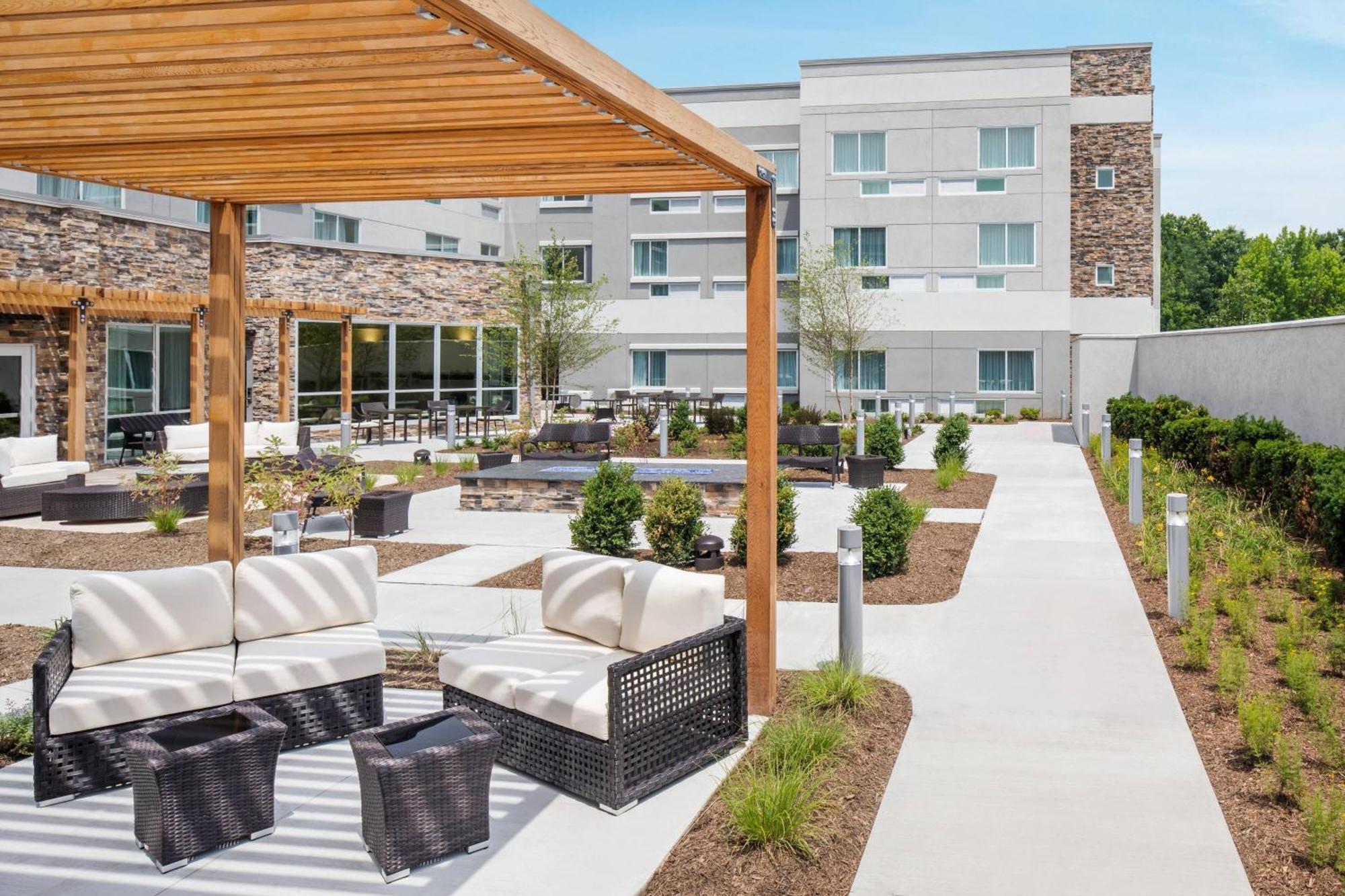 Courtyard By Marriott Wayne Fairfield Hotel Bagian luar foto
