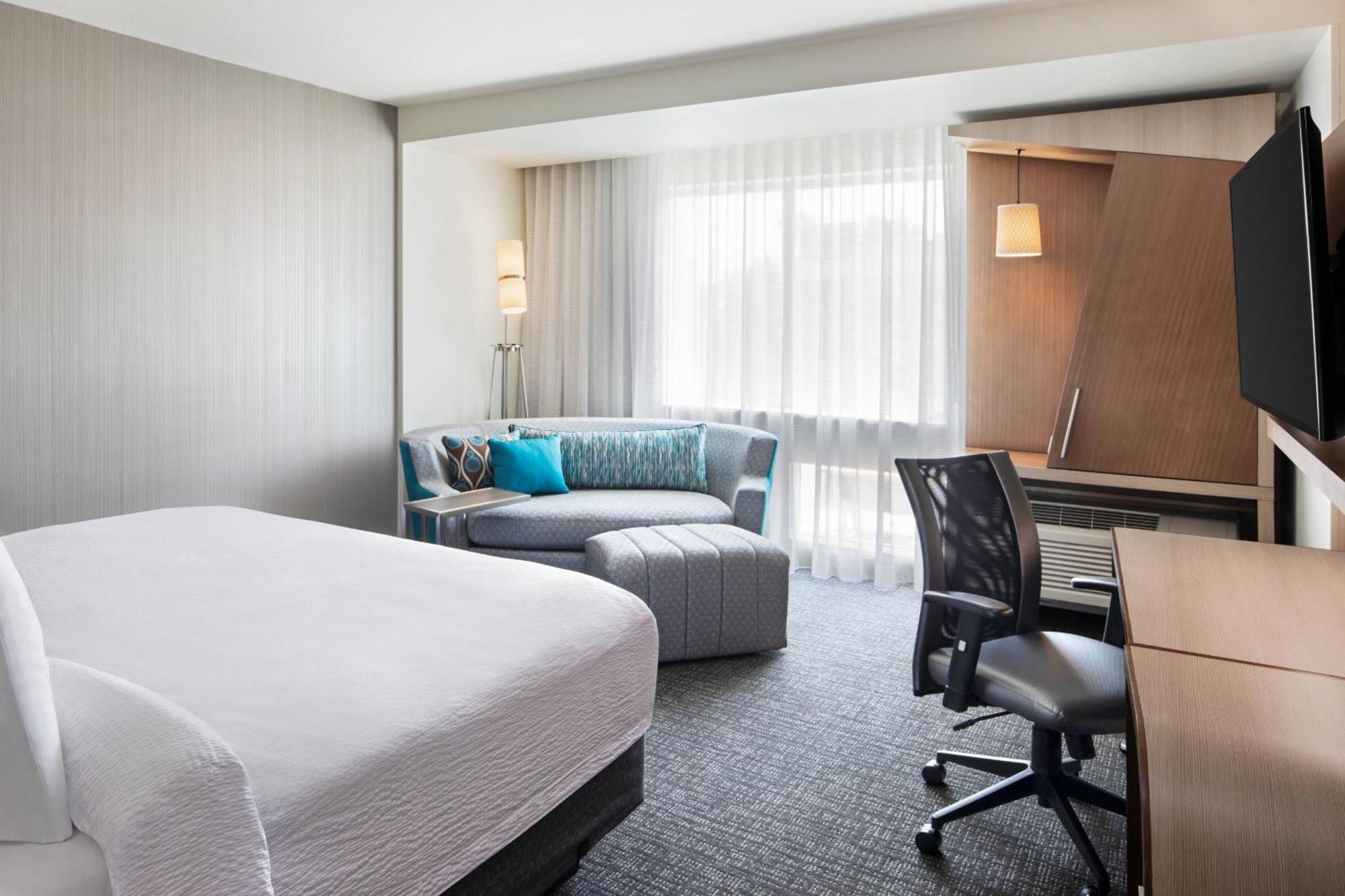 Courtyard By Marriott Wayne Fairfield Hotel Bagian luar foto